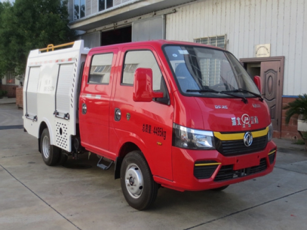 東風(fēng)途逸雙排1.5噸灑水車